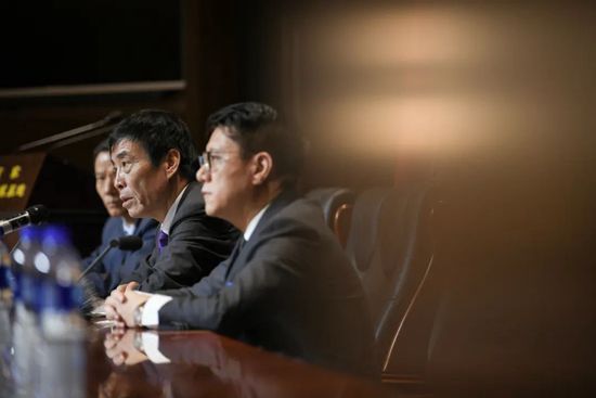 仍对小组赛感到遗憾吗？“是的，尤其是首场小组赛的比赛，因为很难发挥到如此水平但却不赢球。